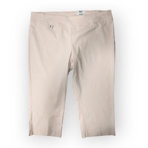 Alfani Plus Silver Peony Capri, 24W